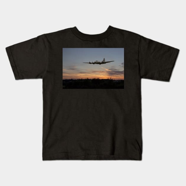 Sally Sunset Kids T-Shirt by aviationart